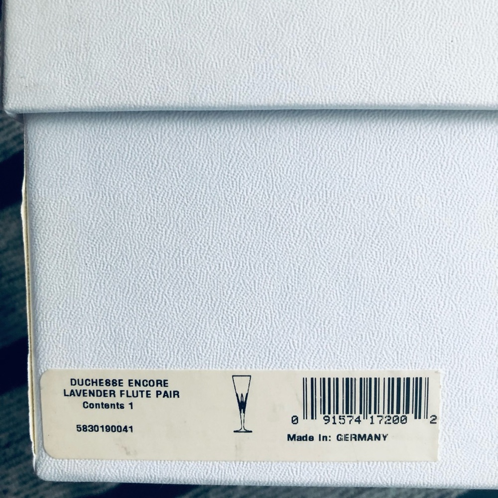 Vera Wang DUCHE88E ENCORE Lavender CHAMPAGNE Flute Pair *BRAND NEW* - Picture 6 of 16
